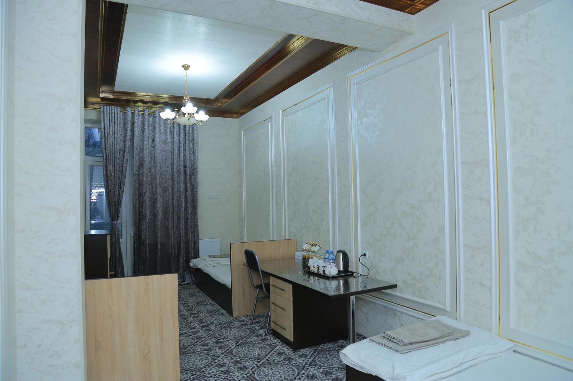 Hostel Farovon Marghilon المظهر الخارجي الصورة