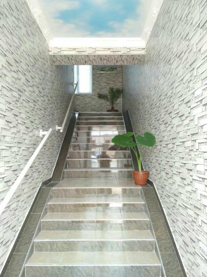 Hostel Farovon Marghilon المظهر الخارجي الصورة